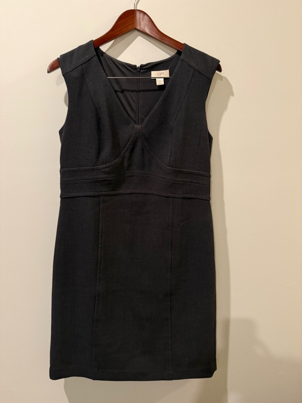 LOFT Dark Gray V-Neck Sleeveless Sheath Dress Size 10